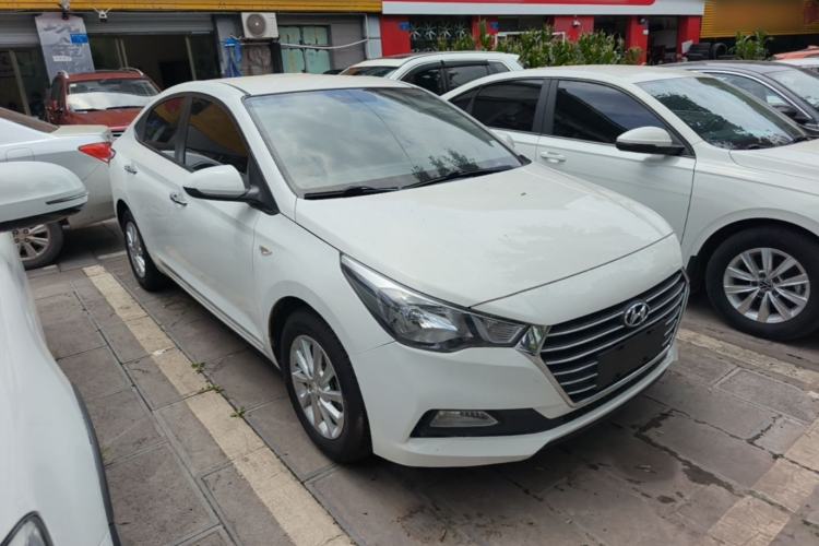 Used Hyundai Verna (new generation) 2016 1.4L Manual Cool Edition GLS Front Right 45 Deg