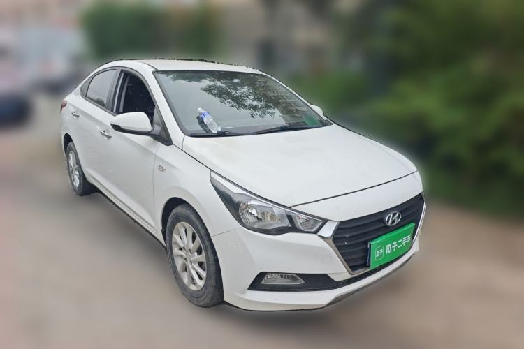 Used Hyundai Verna (new generation) 2016 1.4L Manual Cool Edition GLS Front Right 45 Deg