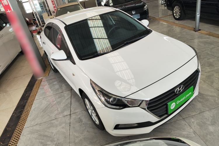 Used Hyundai Verna (new generation) 2016 1.4L Manual Cool Edition GLS Front Right 45 Deg