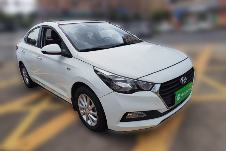 Used Hyundai Verna (new generation) 2016 1.4L Automatic Cool Edition GLS Front Right 45 Deg