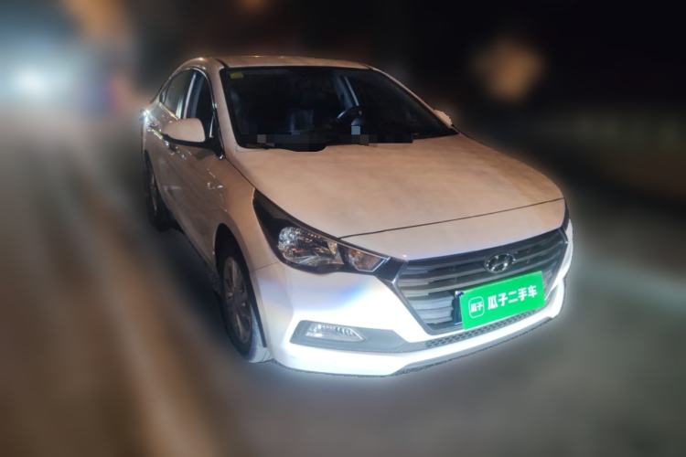Used Hyundai Verna (new generation) 2016 1.4L Automatic Cool Edition GLS Front Right 45 Deg