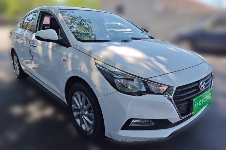Used Hyundai Verna (new generation) 2016 1.4L Manual Cool Edition GLS Front Right 45 Deg
