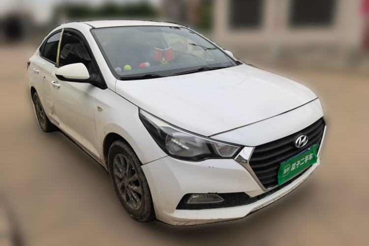 Used Hyundai Verna (new generation) 2016 1.4L Manual Cool Edition GLS Front Right 45 Deg
