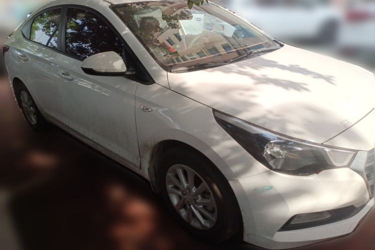 Used Hyundai Verna (new generation) 2016 1.4L Manual Cool Edition GLS Front Right 45 Deg
