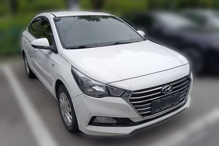 Used Hyundai Verna (new generation) 2016 1.4L Automatic Cool Edition GLS Front Right 45 Deg