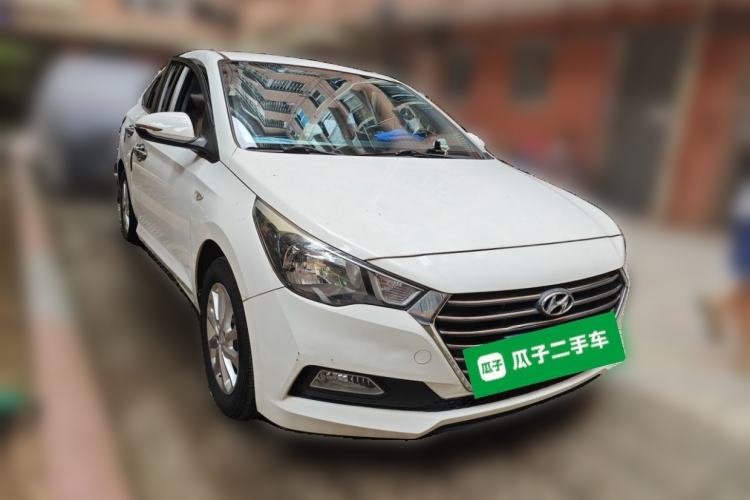 Used Hyundai Verna (new generation) 2016 1.4L Automatic Cool Edition GLS Front Right 45 Deg