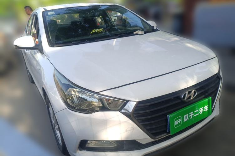 Used Hyundai Verna (new generation) 2016 1.4L Manual Cool Edition GLS Front Right 45 Deg