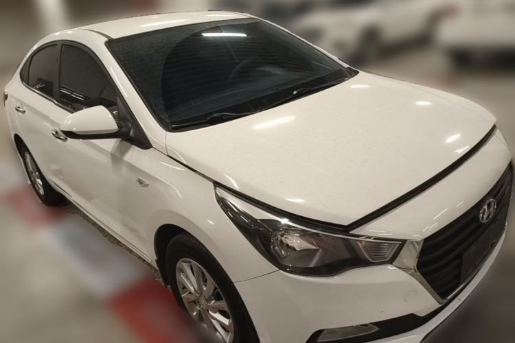 Used Hyundai Verna (new generation) 2016 1.4L Automatic Cool Edition GLS Front Right 45 Deg