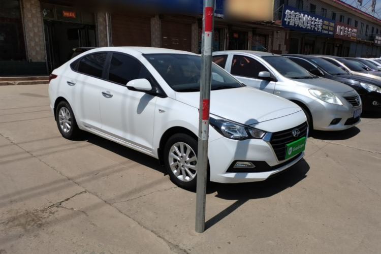 Used Hyundai Verna (new generation) 2016 1.4L Manual Cool Edition GLS Front Right 45 Deg