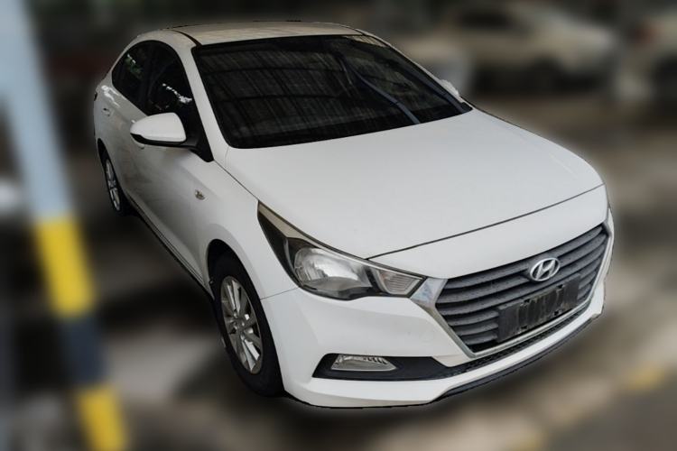 Used Hyundai Verna (new generation) 2016 1.4L Manual Cool Edition GLS Front Right 45 Deg