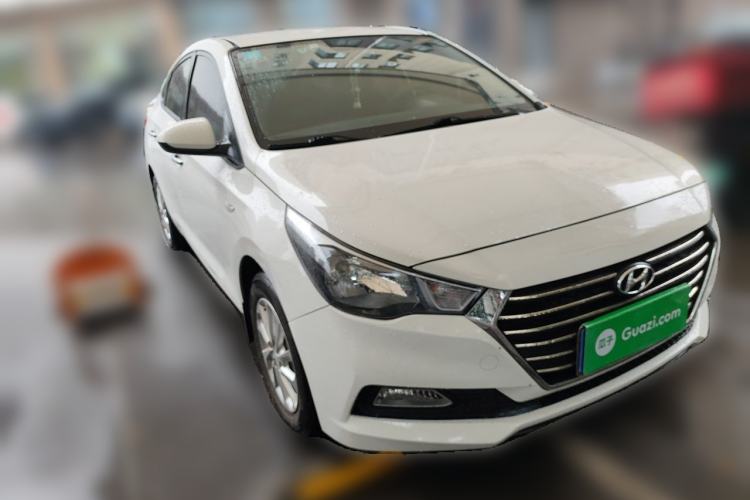 Used Hyundai Verna (new generation) 2016 1.4L Manual Cool Edition GLS Front Right 45 Deg