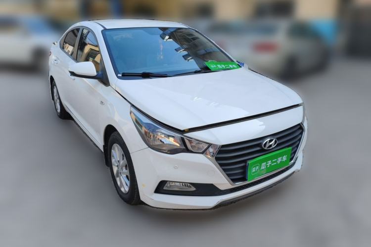 Used Hyundai Verna (new generation) 2016 1.4L Automatic Cool Edition GLS Front Right 45 Deg