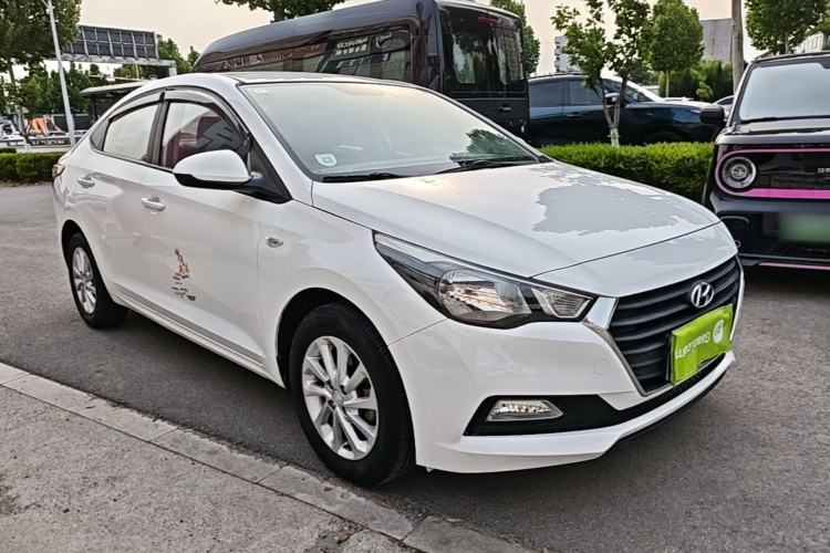 Used Hyundai Verna (new generation) 2016 1.4L Automatic Cool Edition GLS Front Right 45 Deg
