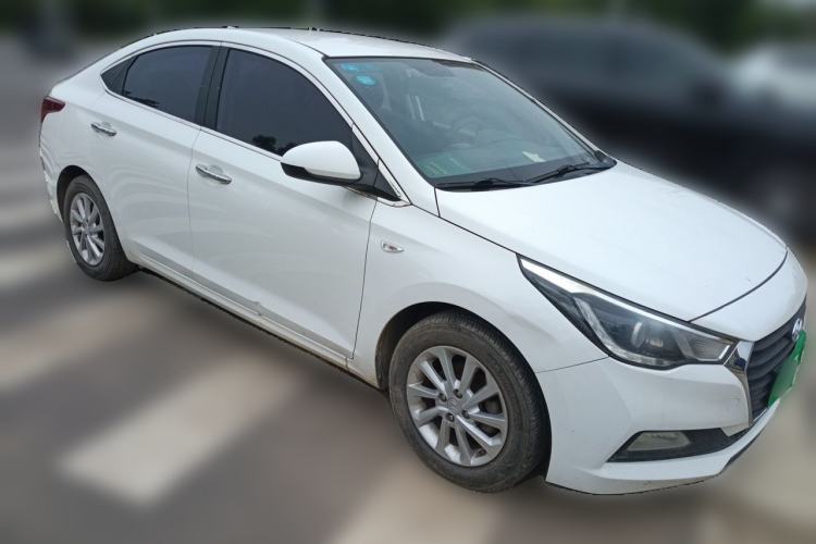 Used Hyundai Verna (new generation) 2016 1.4L Automatic Cool Edition GLS Front Right 45 Deg