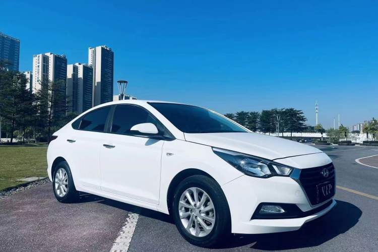 Used Hyundai Verna (new generation) 2016 1.4L Manual Cool Edition GLS Front Right 45 Deg