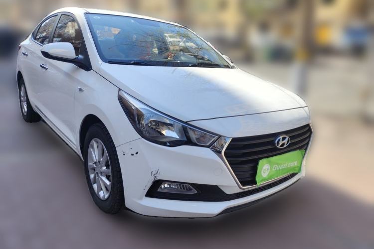 Used Hyundai Verna (new generation) 2016 1.4L Manual Cool Edition GLS Front Right 45 Deg