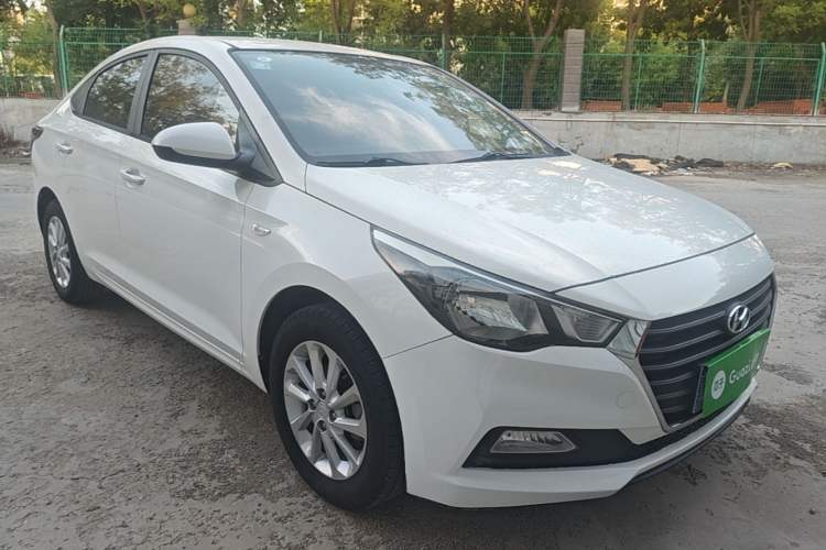 Used Hyundai Verna (new generation) 2016 1.4L Automatic Cool Edition GLS Front Right 45 Deg