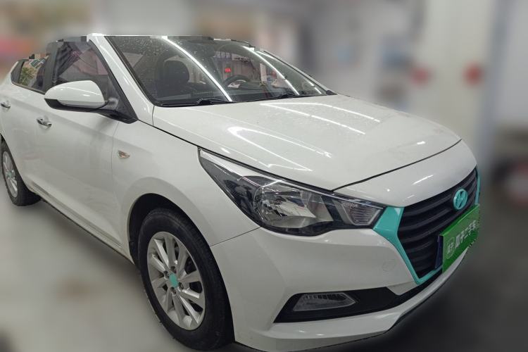 Used Hyundai Verna (new generation) 2016 1.4L Automatic Cool Edition GLS Front Right 45 Deg