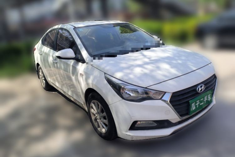 Used Hyundai Verna (new generation) 2016 1.4L Manual Cool Edition GLS Front Right 45 Deg
