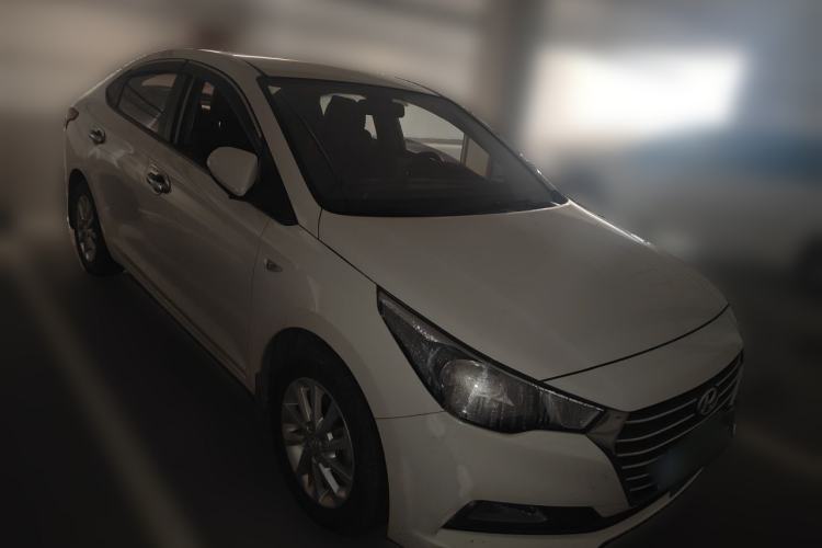 Used Hyundai Verna (new generation) 2016 1.4L Manual Cool Edition GLS Front Right 45 Deg
