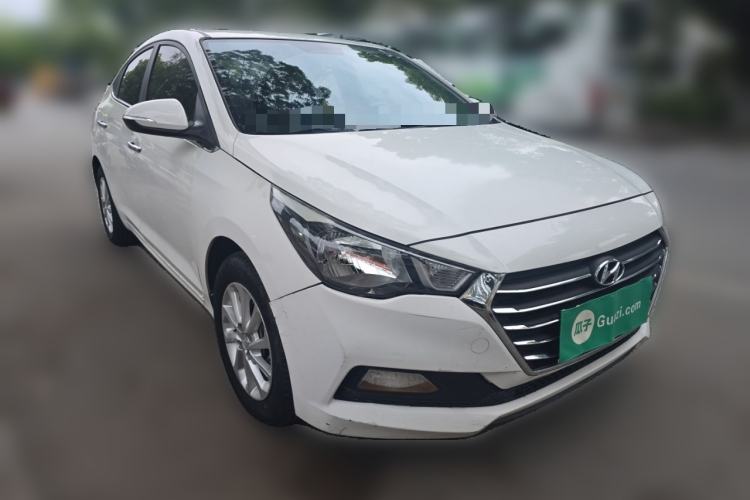 Used Hyundai Verna (new generation) 2016 1.4L Automatic Sport Edition Front Right 45 Deg