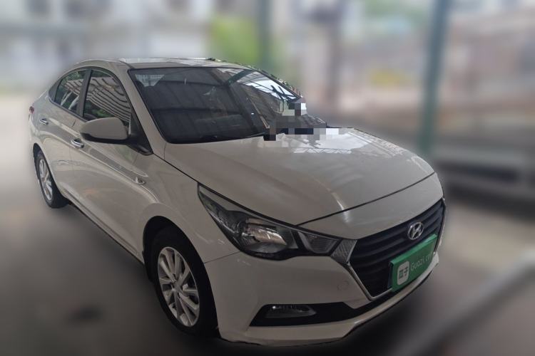 Used Hyundai Verna (new generation) 2016 1.4L Manual Cool Edition GLS Front Right 45 Deg