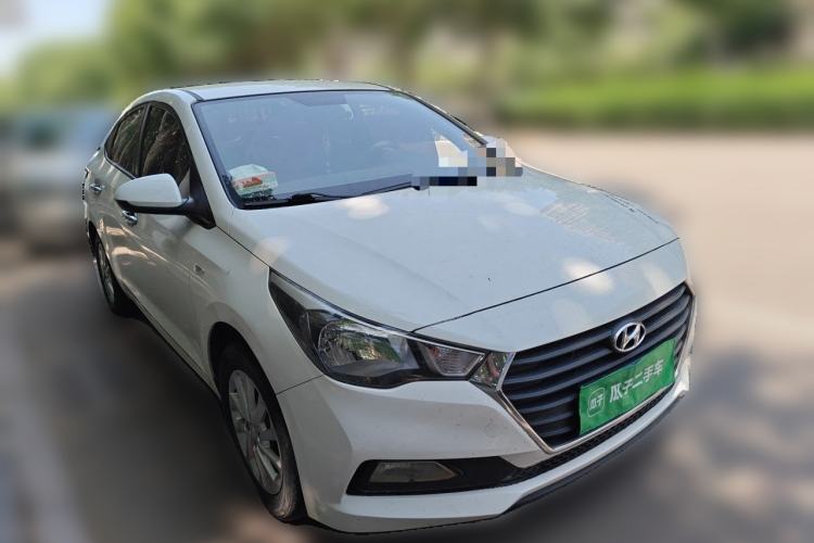 Used Hyundai Verna (new generation) 2016 1.4L Manual Cool Edition GLS Front Right 45 Deg