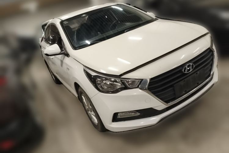 Used Hyundai Verna (new generation) 2016 1.4L Manual Cool Edition GLS Front Right 45 Deg