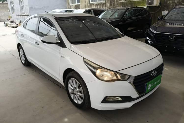 Used Hyundai Verna (new generation) 2016 1.4L Automatic Cool Edition GLS Front Right 45 Deg