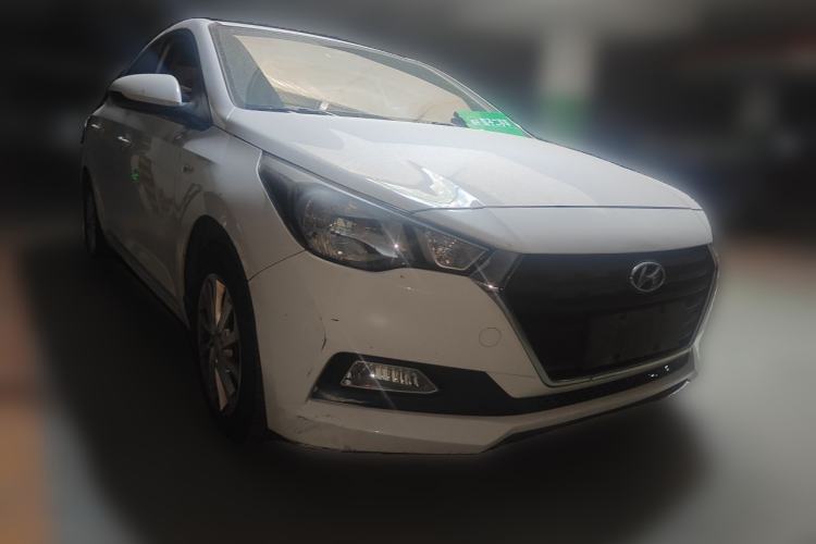 Used Hyundai Verna (new generation) 2016 1.4L Automatic Cool Edition GLS Front Right 45 Deg