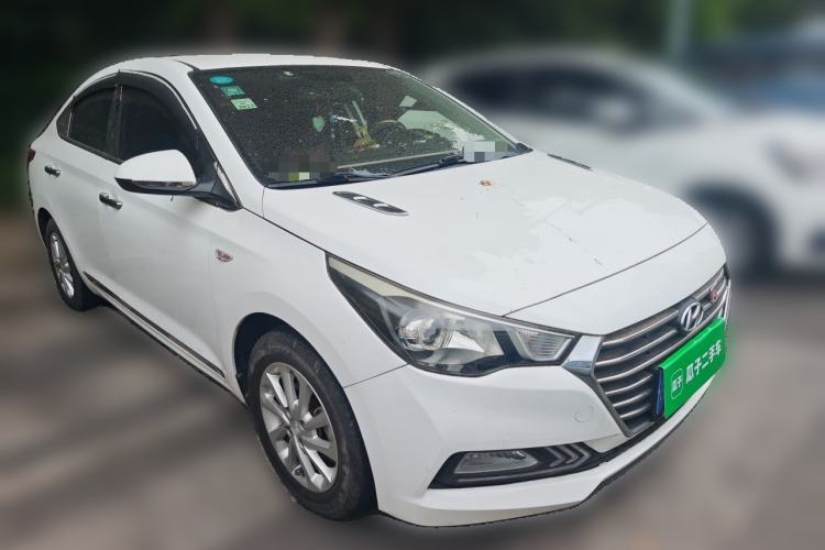 Used Hyundai Verna (new generation) 2016 1.4L Manual Cool Edition GLS Front Right 45 Deg