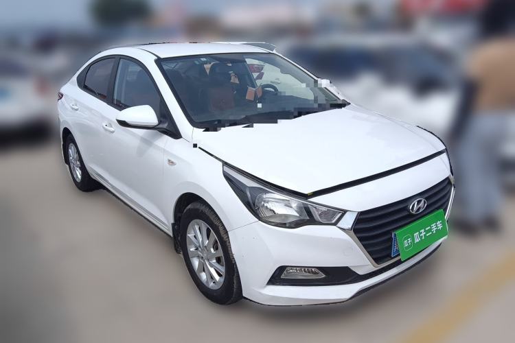 Used Hyundai Verna (new generation) 2016 1.4L Manual Cool Edition GLS Front Right 45 Deg
