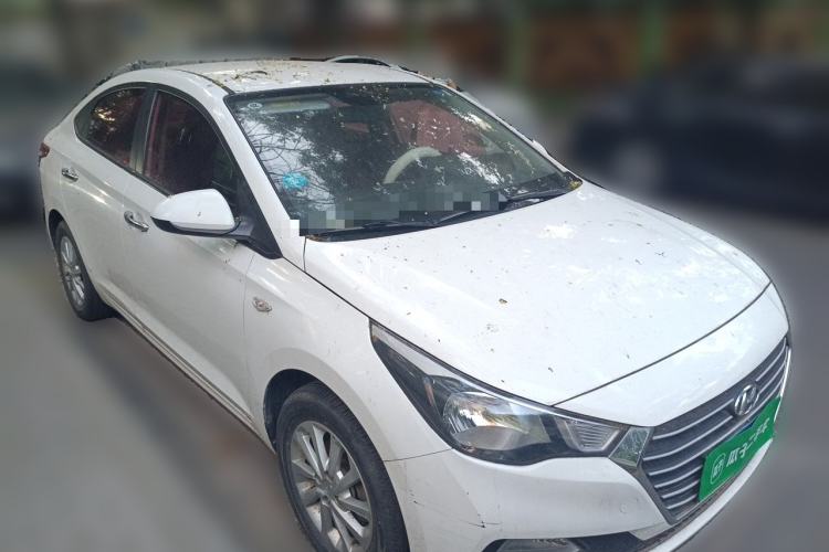 Used Hyundai Verna (new generation) 2016 1.4L Automatic Sport Edition Front Right 45 Deg