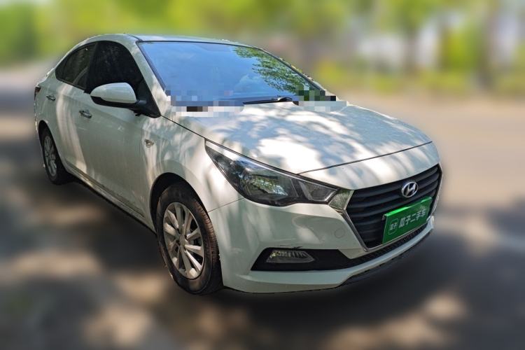 Used Hyundai Verna (new generation) 2016 1.4L Manual Cool Edition GLS Front Right 45 Deg