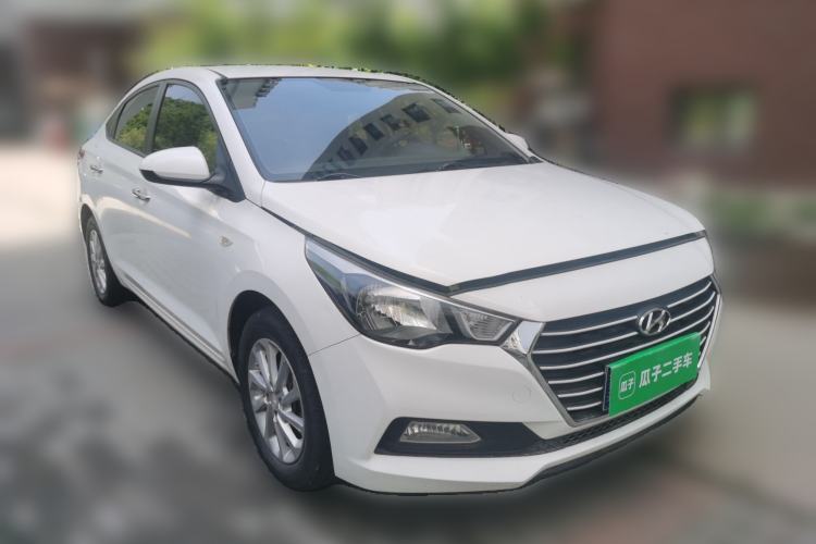 Used Hyundai Verna (new generation) 2016 1.4L Automatic Cool Edition GLS Front Right 45 Deg