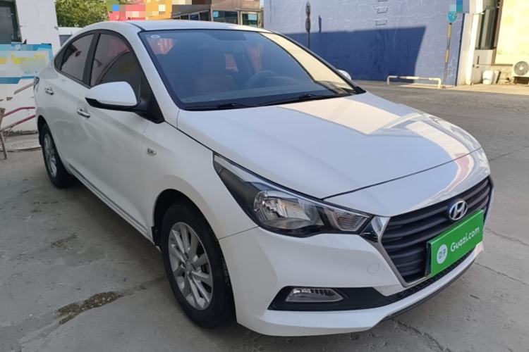 Used Hyundai Verna (new generation) 2016 1.4L Manual Cool Edition GLS Front Right 45 Deg