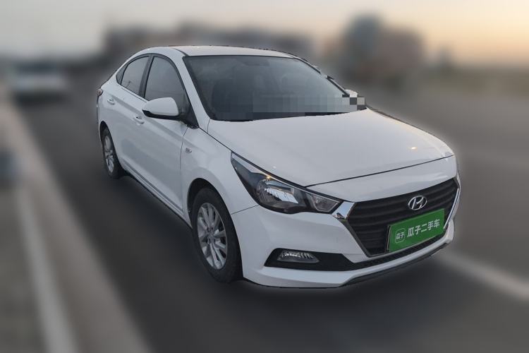 Used Hyundai Verna (new generation) 2016 1.4L Manual Cool Edition GLS Front Right 45 Deg