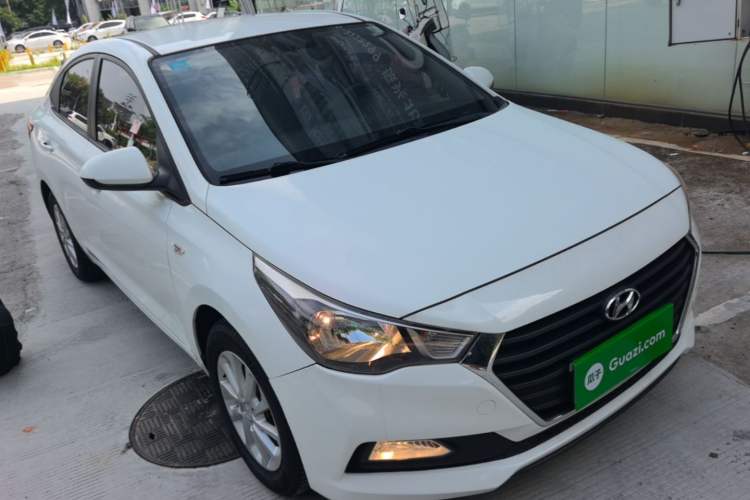 Used Hyundai Verna (new generation) 2016 1.4L Automatic Cool Edition GLS Front Right 45 Deg