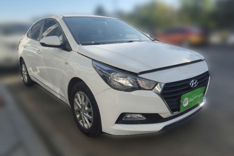 Used Hyundai Verna (new generation) 2016 1.4L Automatic Cool Edition GLS Front Right 45 Deg