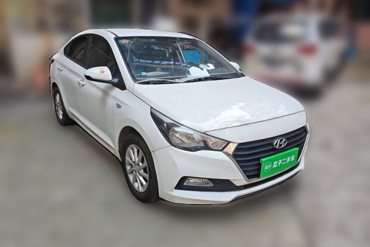 Used Hyundai Verna (new generation) 2016 1.4L Manual Cool Edition GLS Front Right 45 Deg