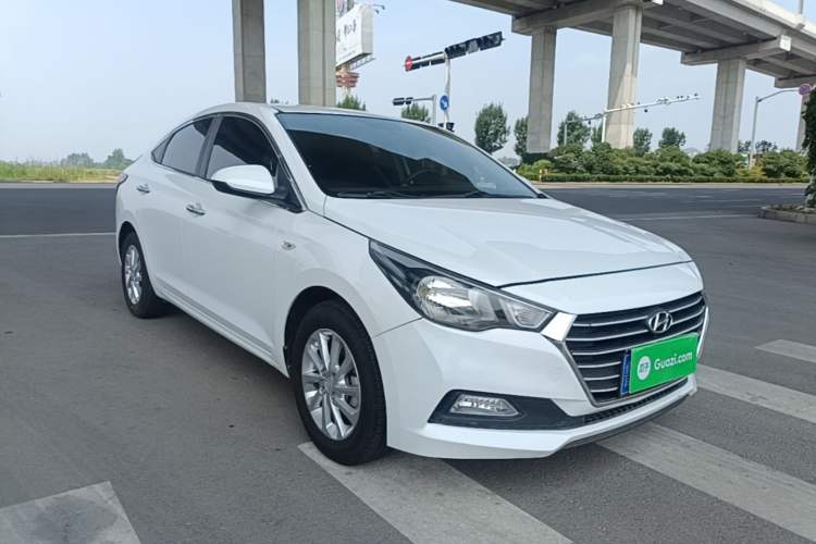 Used Hyundai Verna (new generation) 2016 1.4L Manual Cool Edition GLS Front Right 45 Deg