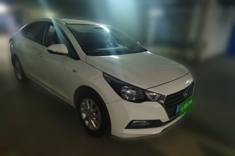 Used Hyundai Verna (new generation) 2016 1.4L Manual Cool Edition GLS Front Right 45 Deg
