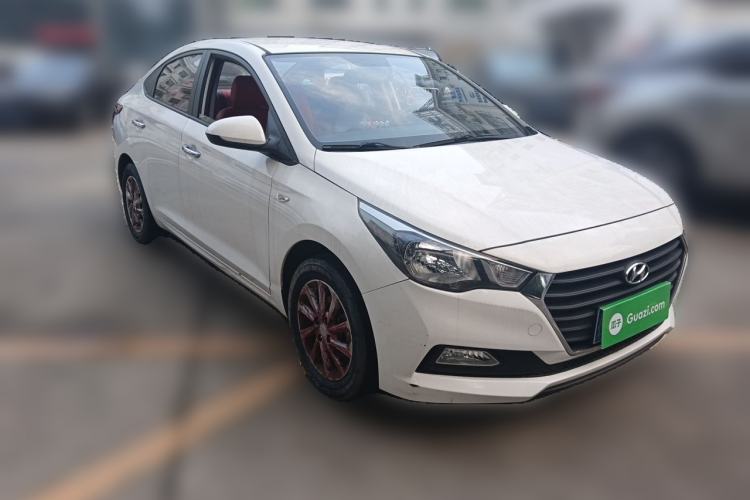 Used Hyundai Verna (new generation) 2016 1.4L Manual Cool Edition GLS Front Right 45 Deg