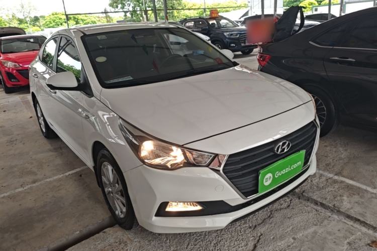 Used Hyundai Verna (new generation) 2016 1.4L Automatic Sport Edition Front Right 45 Deg