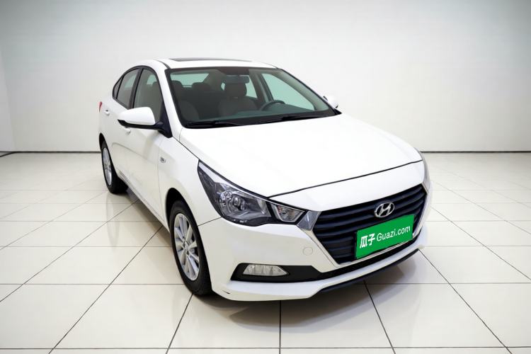 Used Hyundai Verna (new generation) 2016 1.4L Manual Cool Edition GLS Front Right 45 Deg