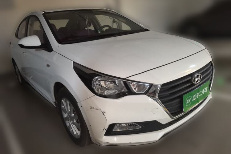 Used Hyundai Verna (new generation) 2016 1.4L Automatic Cool Edition GLS Front Right 45 Deg