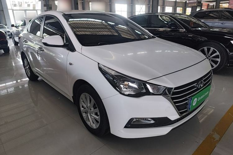 Used Hyundai Verna (new generation) 2016 1.4L Automatic Cool Edition GLS Front Right 45 Deg
