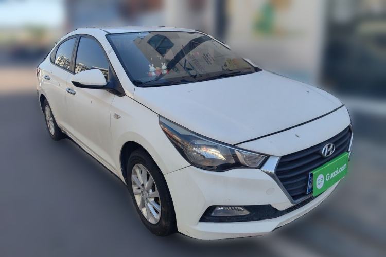 Used Hyundai Verna (new generation) 2016 1.4L Automatic Sport Edition Front Right 45 Deg