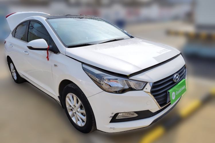 Used Hyundai Verna (new generation) 2016 1.4L Manual Cool Edition GLS Front Right 45 Deg