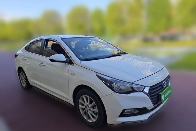 Used Hyundai Verna (new generation) 2016 1.4L Manual Cool Edition GLS Front Right 45 Deg